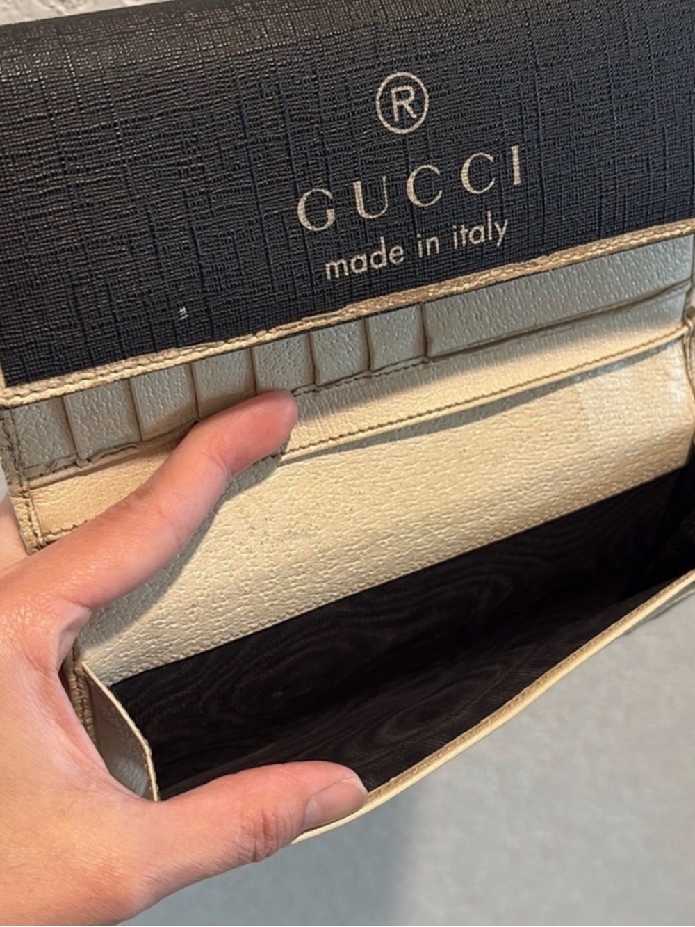 Gucci Trifold Long Snap Black Wallet - Picture 5 of 11